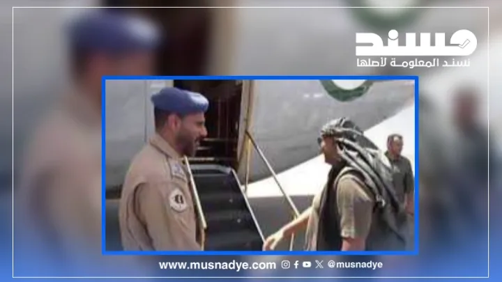 فيديو قديم لمغادرة طارق صالح جواً إلى السعودية وليس هروباً من المعارك الجارية