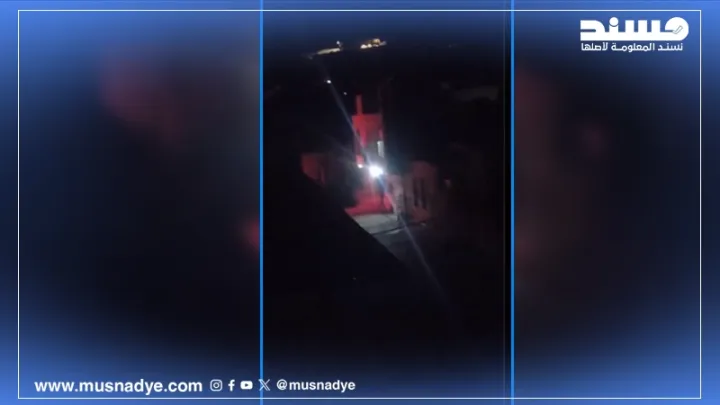 الفيديو المتداول قديم ويعود لاشتباكات في منطقة القلمون بسوريا وليس في محافظة البيضاء