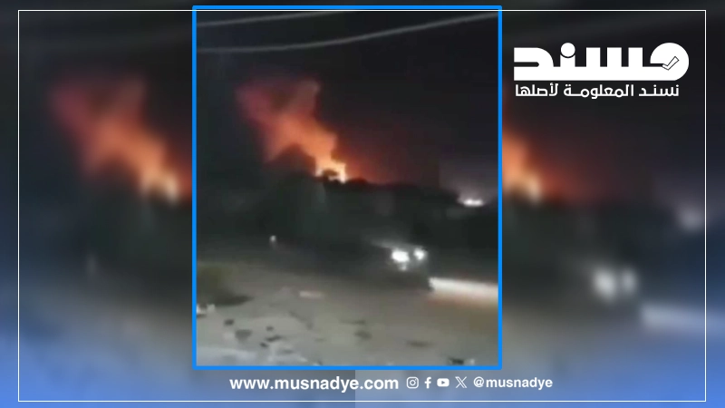 الفيديو يعود لقصف مخزن أسلحة تابع لجماعة الحوثي في صنعاء عام 2021 وليس لقصف قوات الطوارئ في مأرب