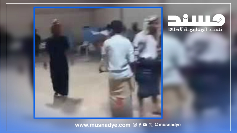 الفيديو مضلل ويعود لجرحى من قوات الطوارئ إثر سيول جرفت الخيام في مارس المنصرم وليس لجرحى إثر معارك حديثة في الحديدة